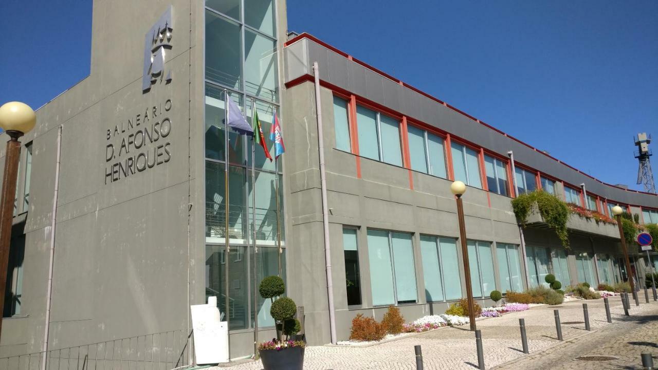 Refúgio Da - Refuge Of The Village *